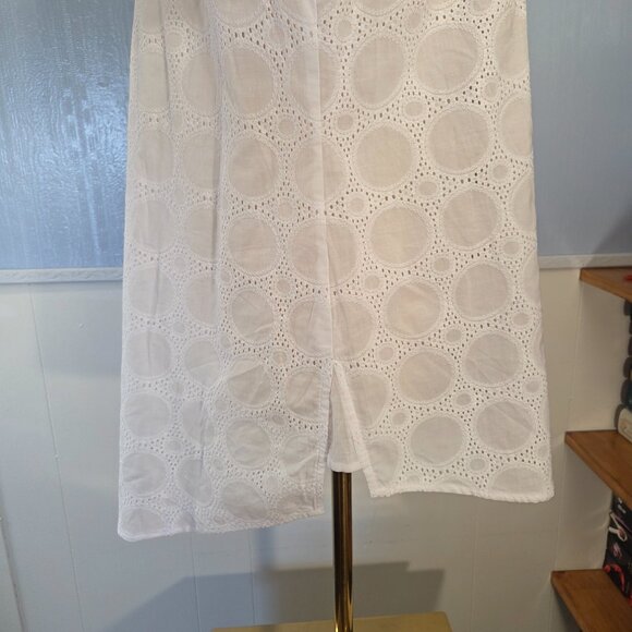 Isaac Mizrahi Size 8 White Scalloped 3/4 Semi Sheer Button Up Eyelet Blouse - Picture 7 of 12